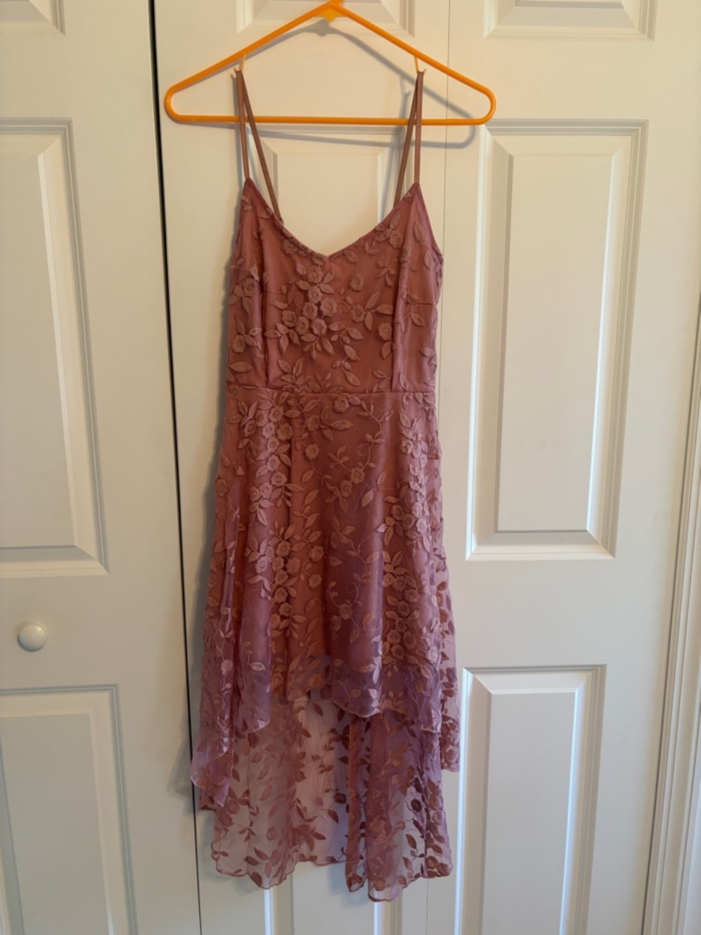Superdown Floral Lace High-Low Dress in Mauve